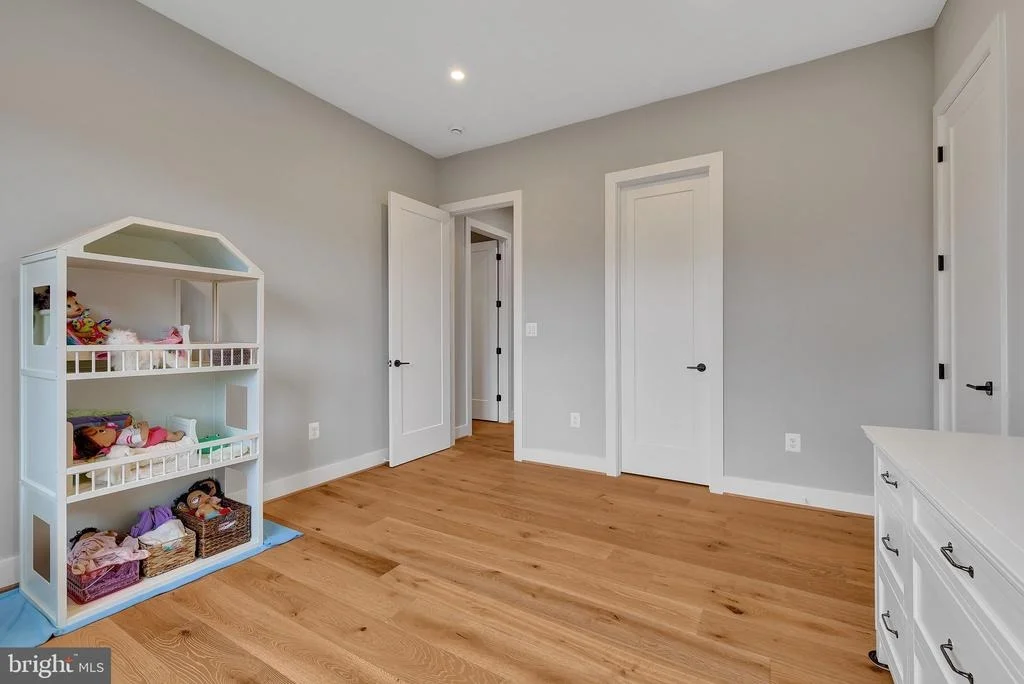 Photo of 1100 BALLS HILL ROAD