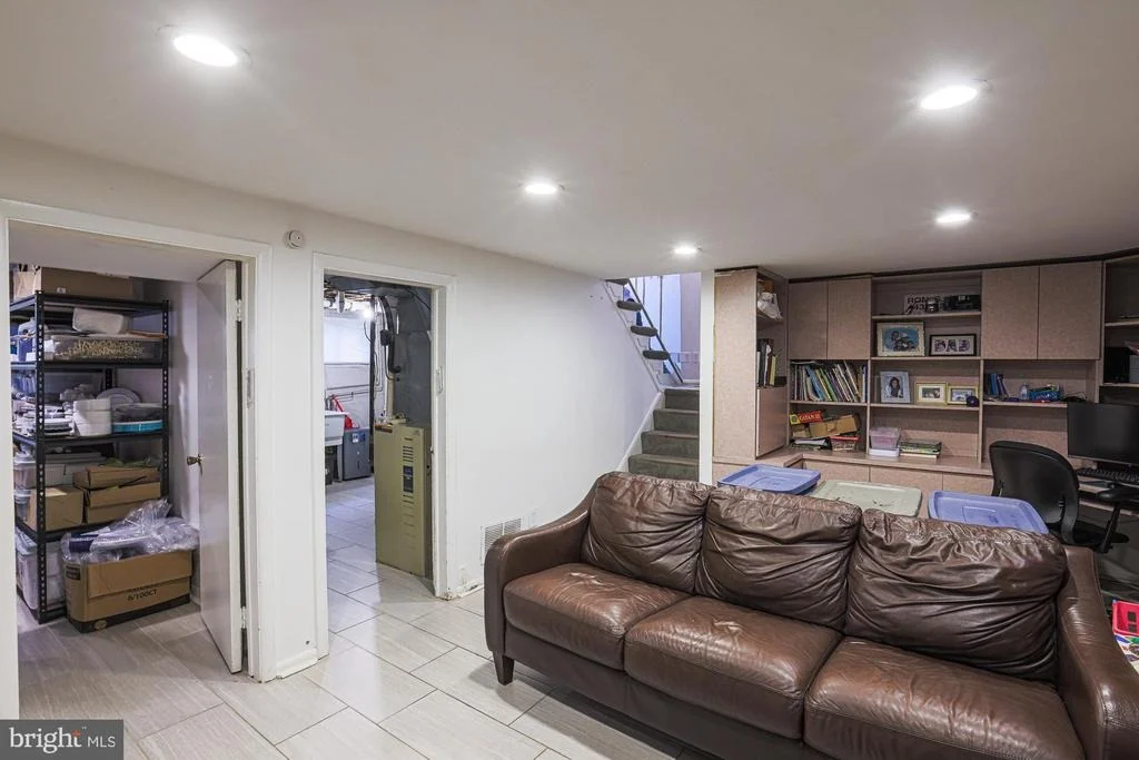 Photo of 5919 WINNER AVENUE