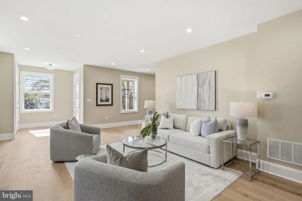 Photo of 5047 MACARTHUR BOULEVARD NW