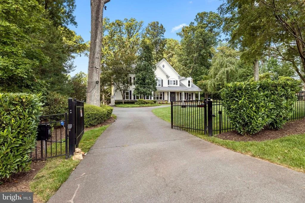 Photo of 1332 WINDY HILL