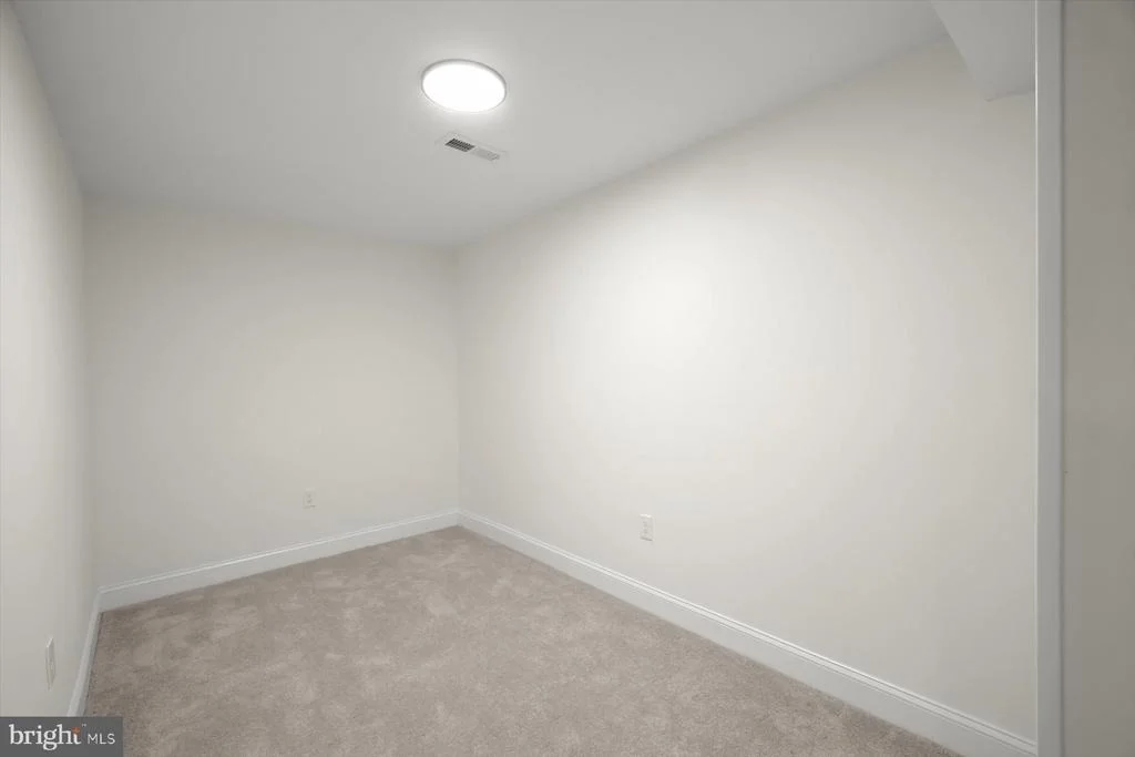 Photo of 5918 SOUTHGATE DRIVE