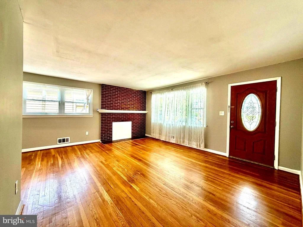 Photo of 10128 DALLAS AVENUE