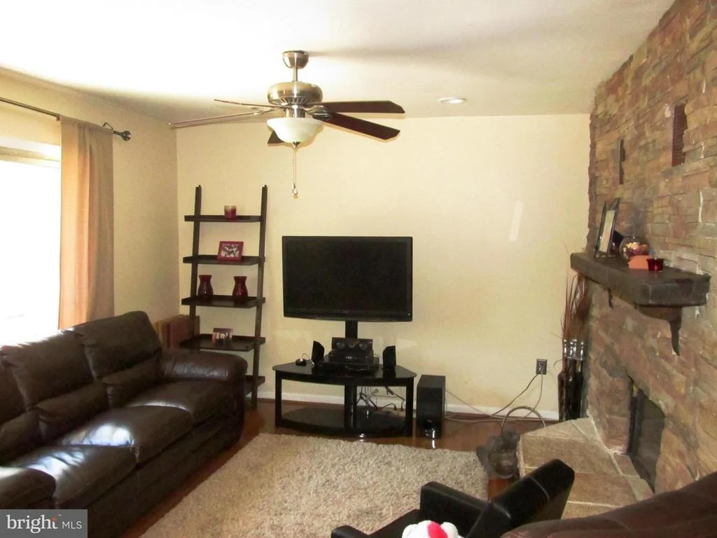 Photo of 714 NARROWLEAF DRIVE