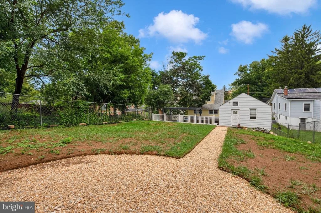 Photo of 710 SILVER SPRING AVENUE