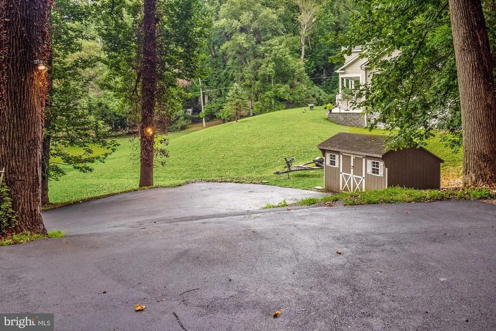 Photo of 407 WILLINGTON DRIVE