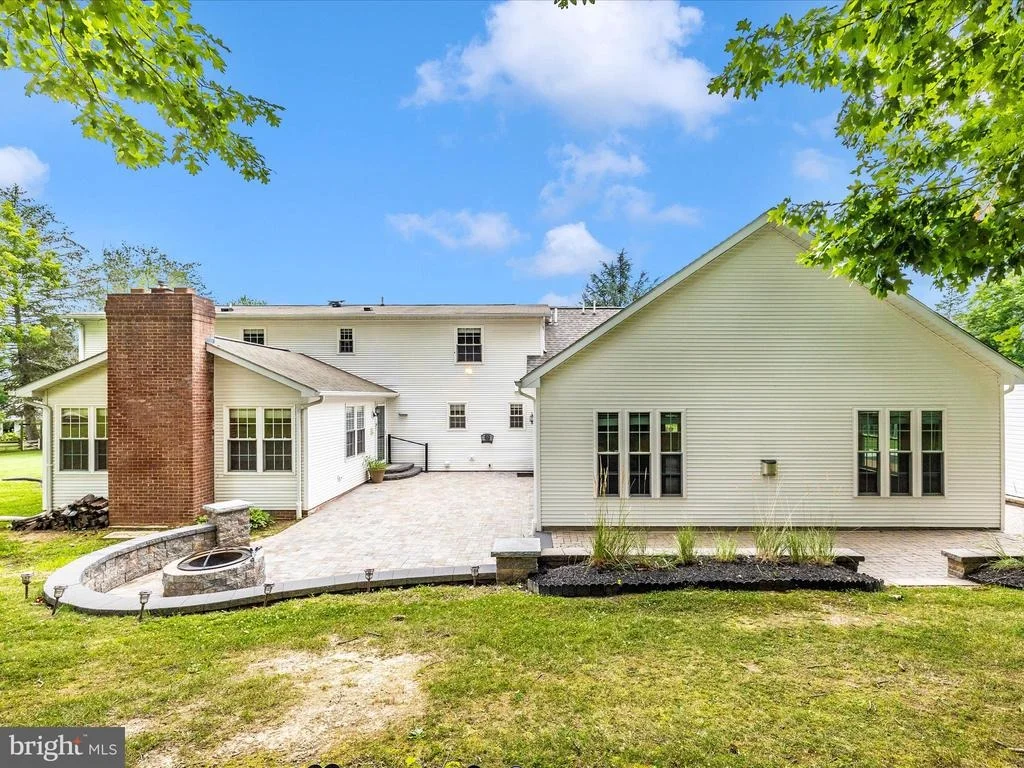 Photo of 6047 QUINN ROAD