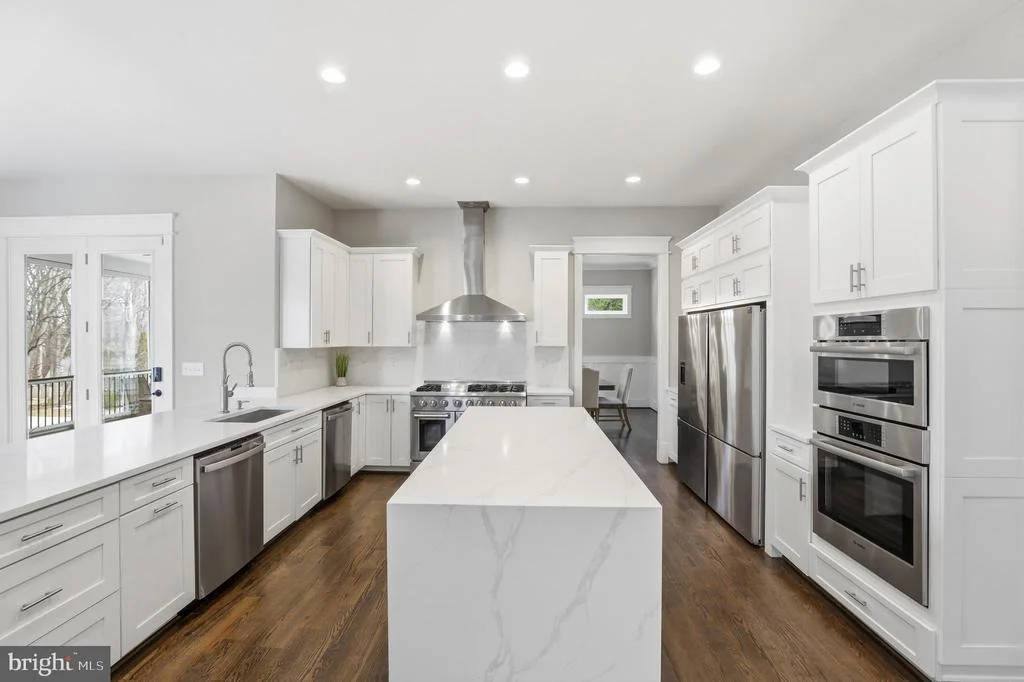 Photo of 10602 OAK PLACE