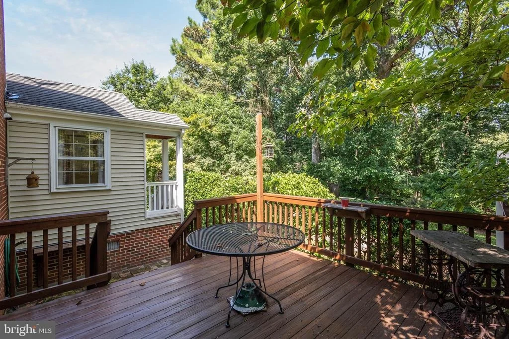 Photo of 1517 FOREST GLEN ROAD