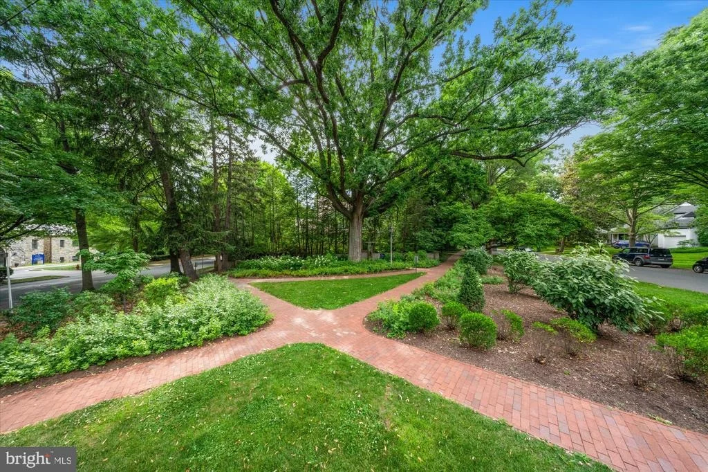 Photo of 5 CHEVY CHASE CIRCLE