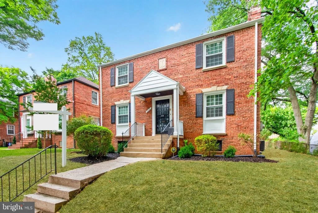 Photo of 8232 EASTERN AVENUE NW