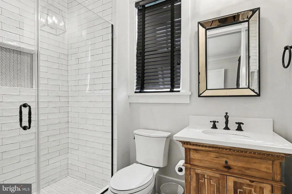 Photo of 2516 RAMBLING ROAD