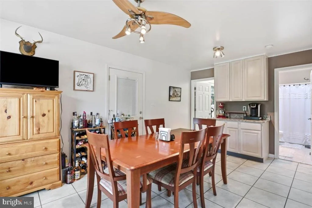 Photo of 5921 QUINN ROAD