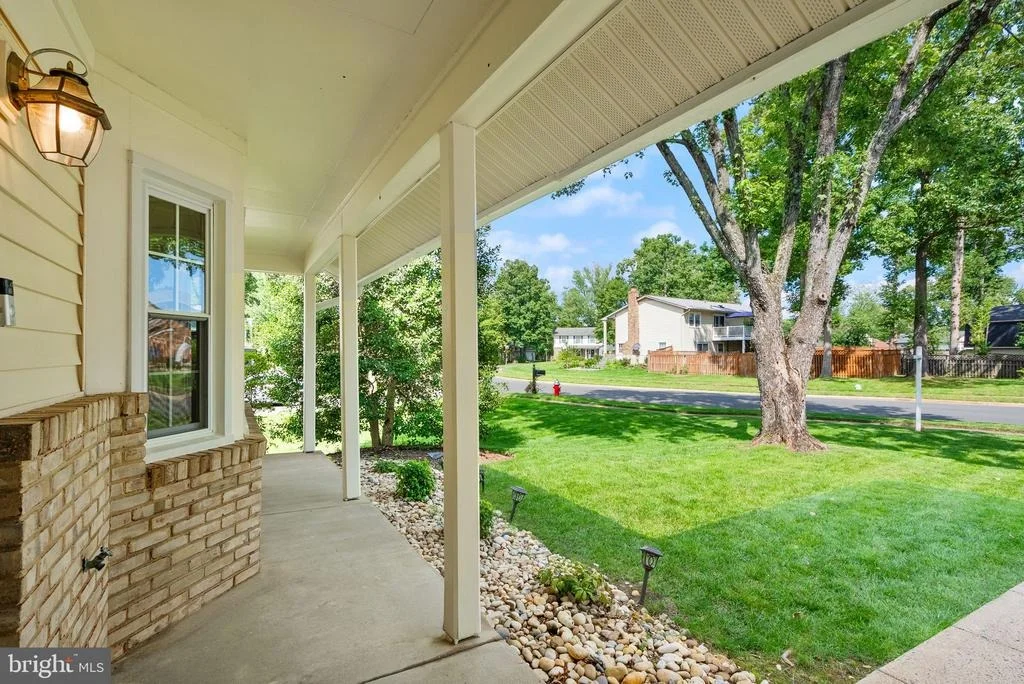 Photo of 8906 TAILCOAT COURT