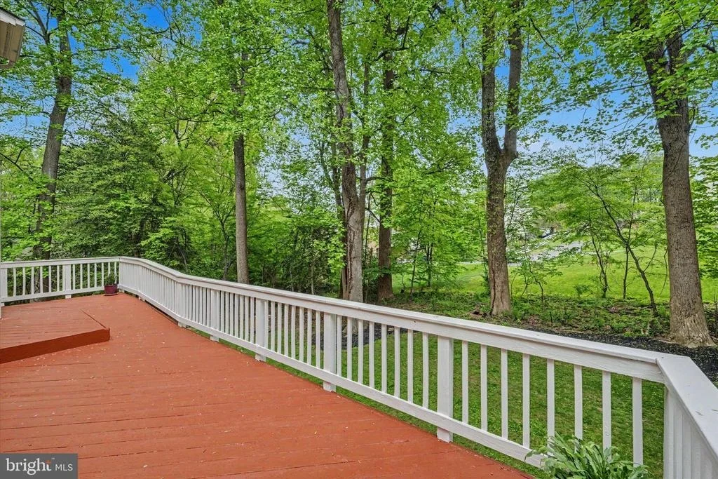 Photo of 8033 CREST ROAD
