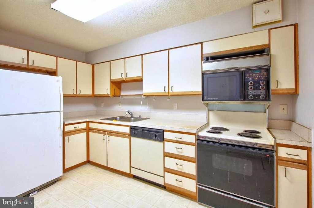 Photo of Unit 2621 at 15107 INTERLACHEN DRIVE