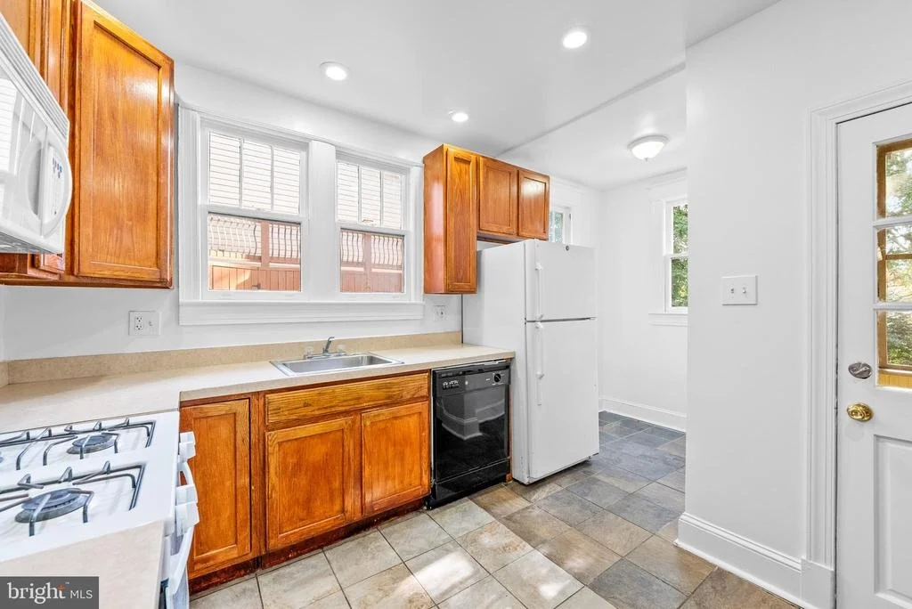 Photo of 232 TUCKERMAN STREET NW