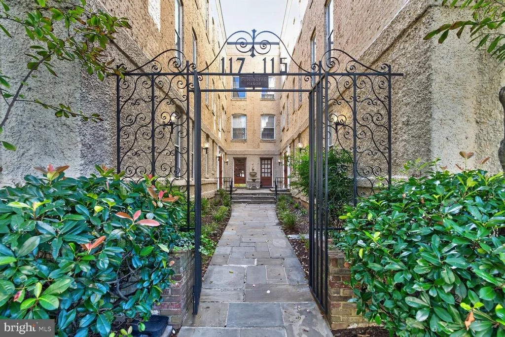 Photo of Unit 201 at 115 E SE