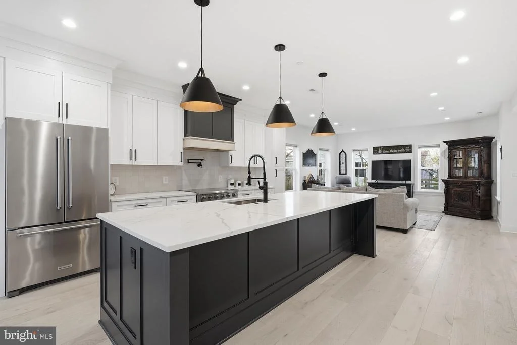Photo of 1422 HOWARD ROAD
