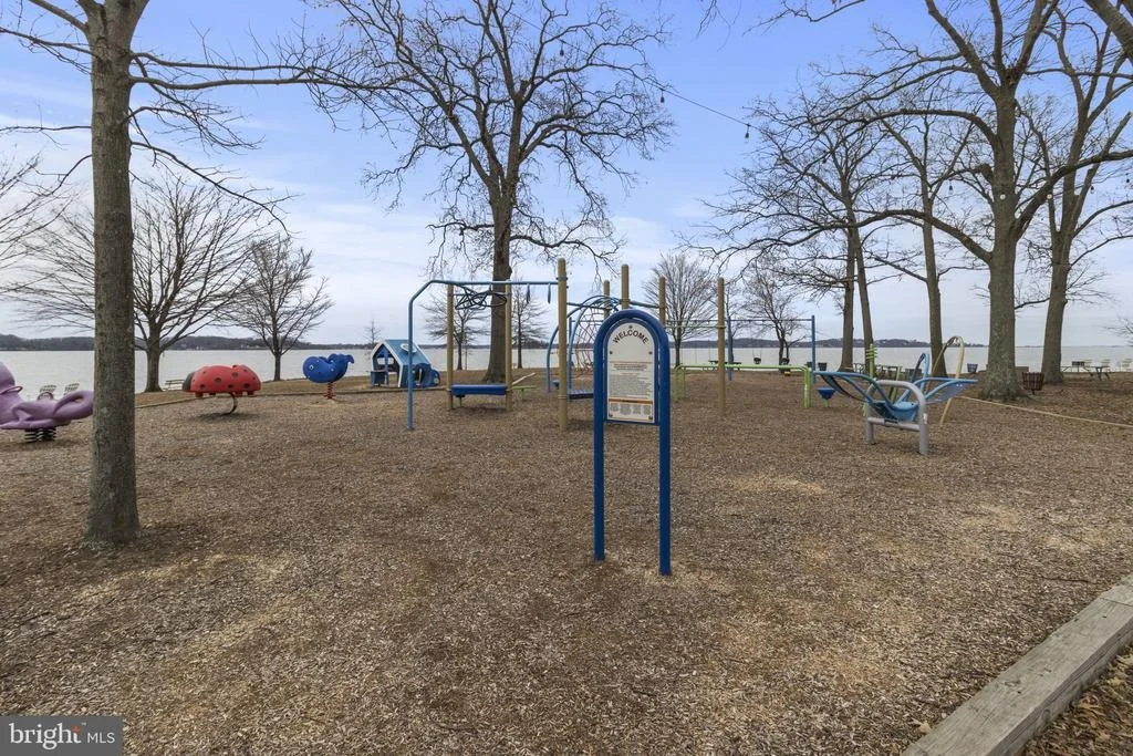 Photo of 668 WHITE SWAN DRIVE