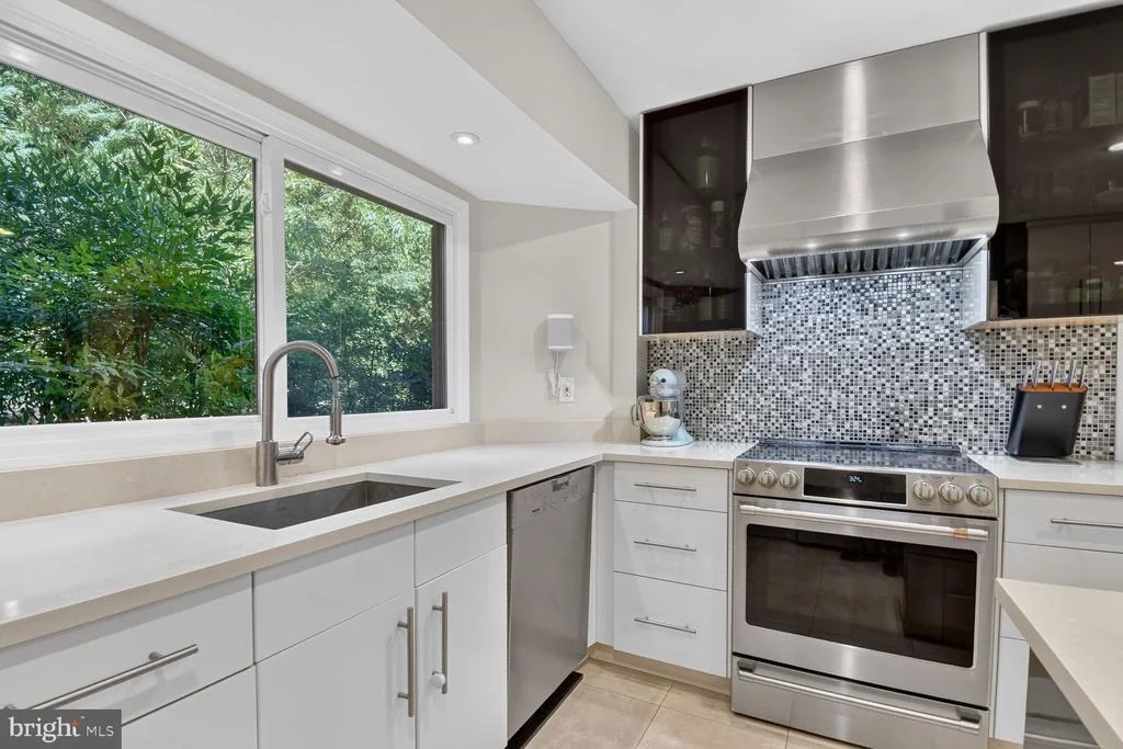 Photo of 9 RICHVIEW COURT