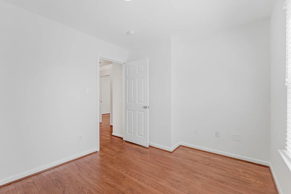 Photo of 3683 BLENHEIM BOULEVARD