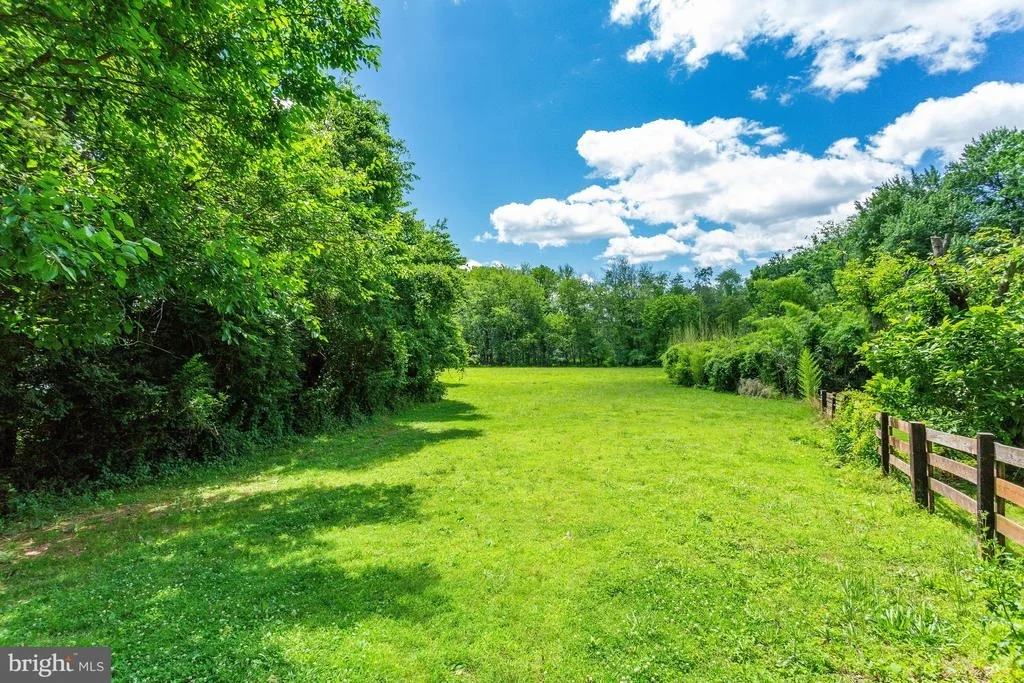 Photo of 7821 FALSTAFF ROAD