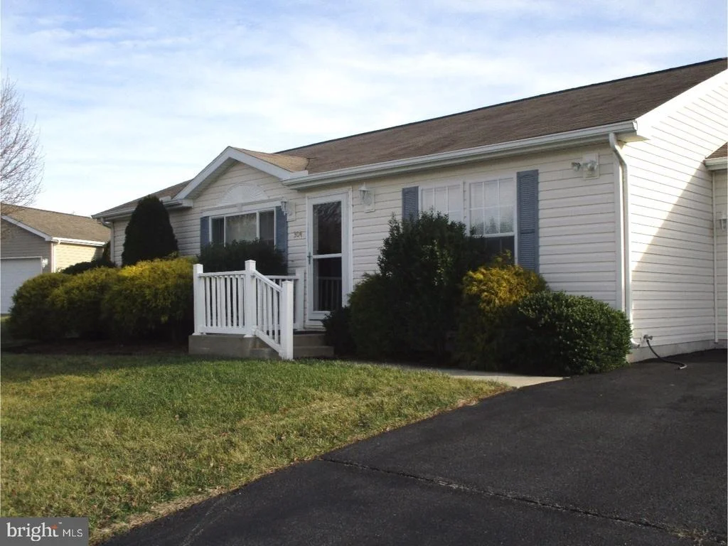 Photo of 304 PERSIMMON CIRCLE
