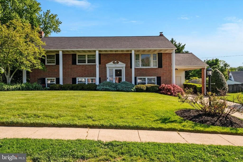 Photo of 716 FLINTLOCK DRIVE
