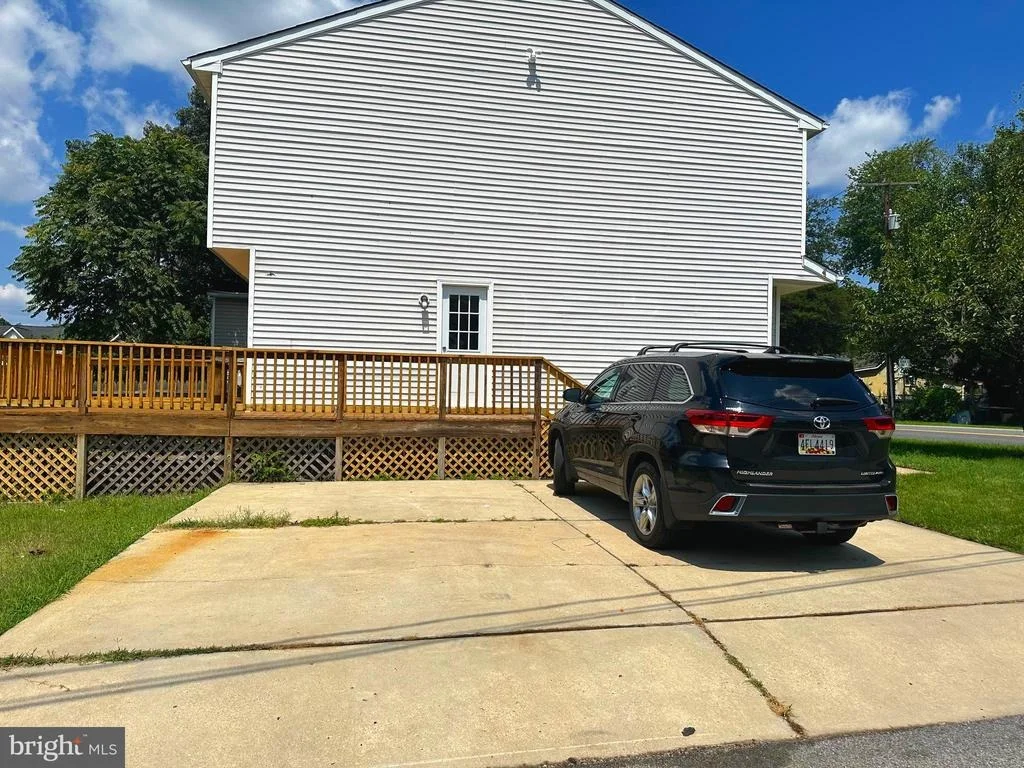 Photo of 7814 OUTING AVENUE