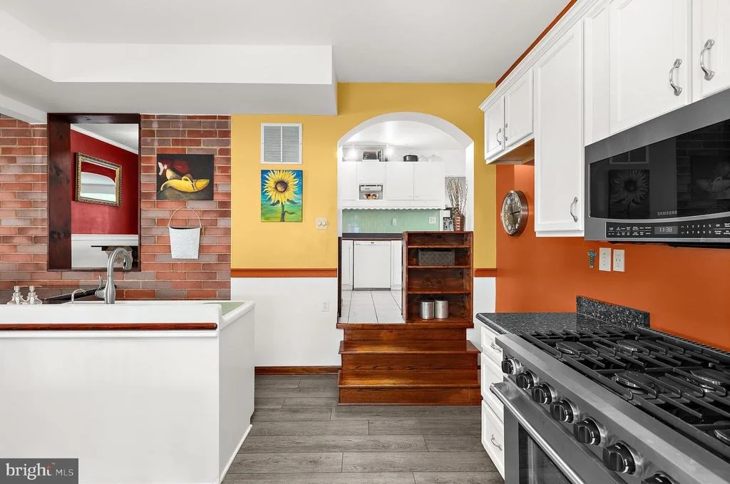 Photo of 545 FOREST VIEW ROAD