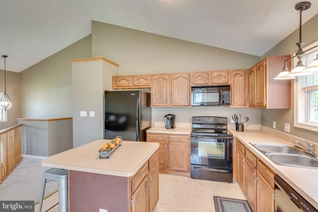 Photo of 476 OAK LEE