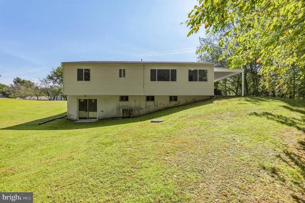 Photo of 3902 SHAKESPEARE WAY