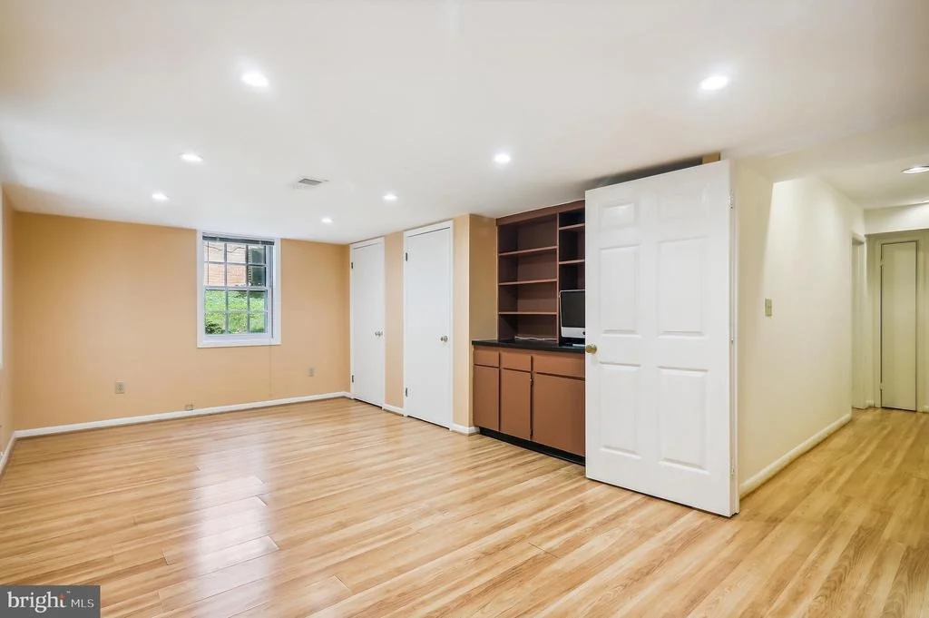 Photo of 8217 WINDSOR VIEW TERRACE