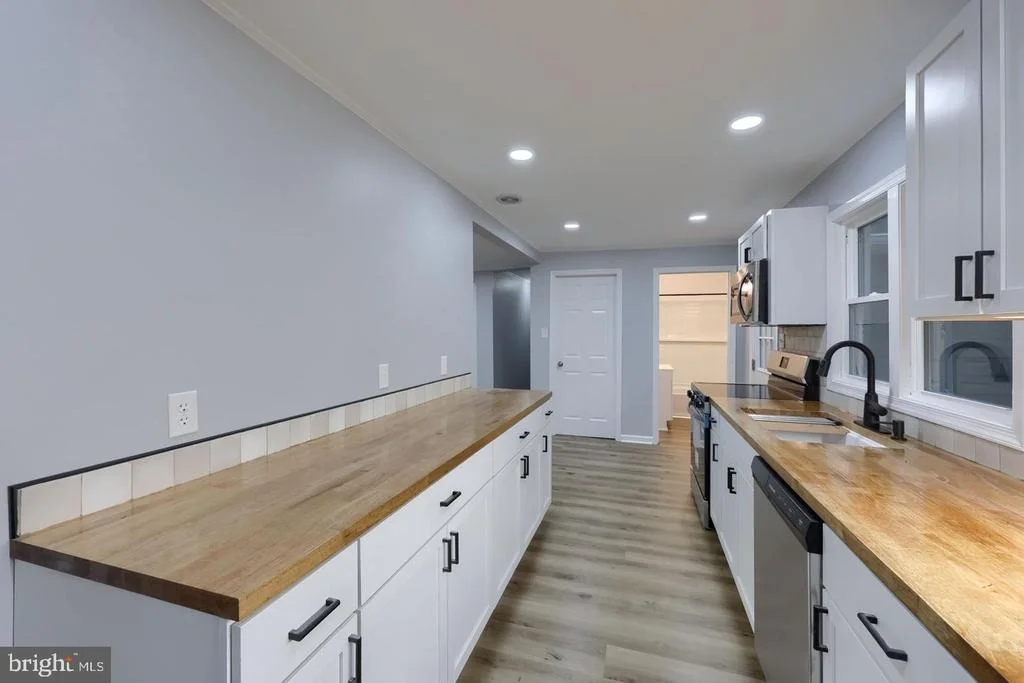 Photo of 1384 ROUNDTOP ROAD