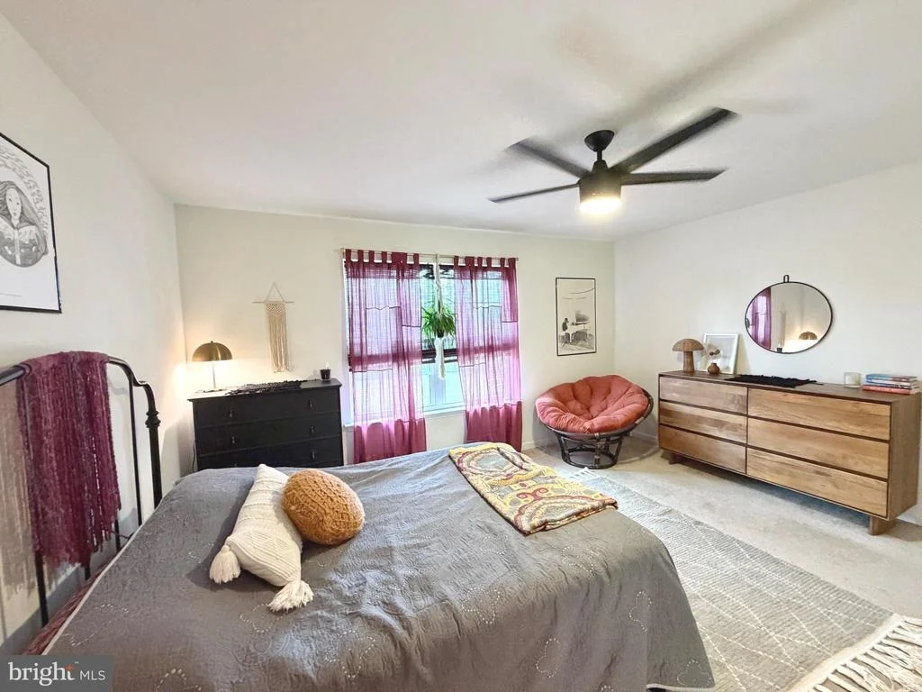 Photo of 9807 ROBERT E LEE DRIVE