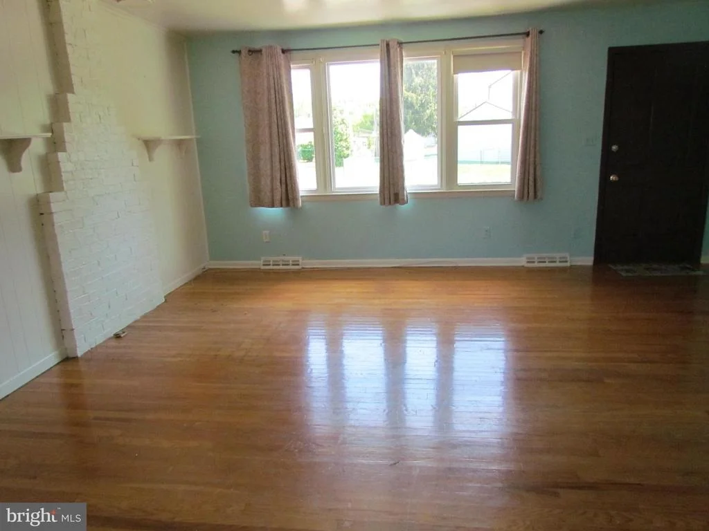 Photo of 1325 GARFIELD DRIVE