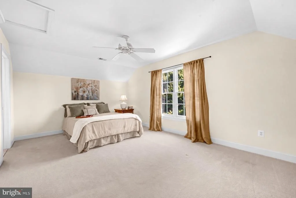 Photo of 6807 MEADOW LANE