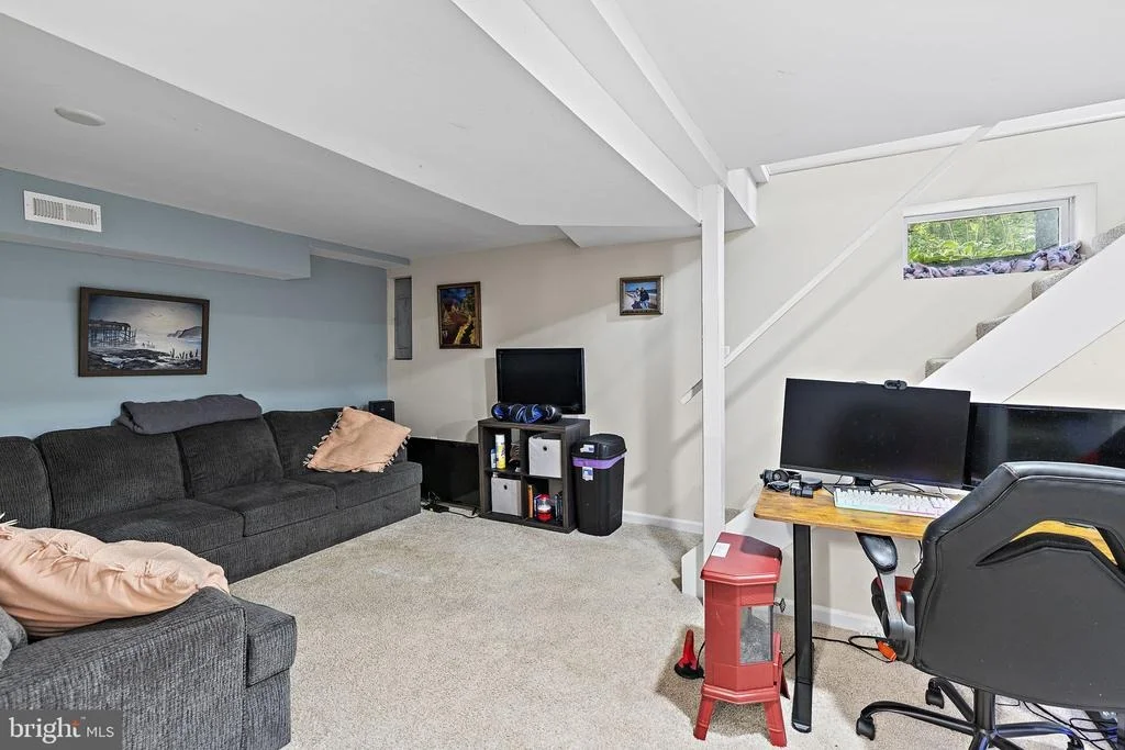 Photo of 5312 W HEAPS ROAD