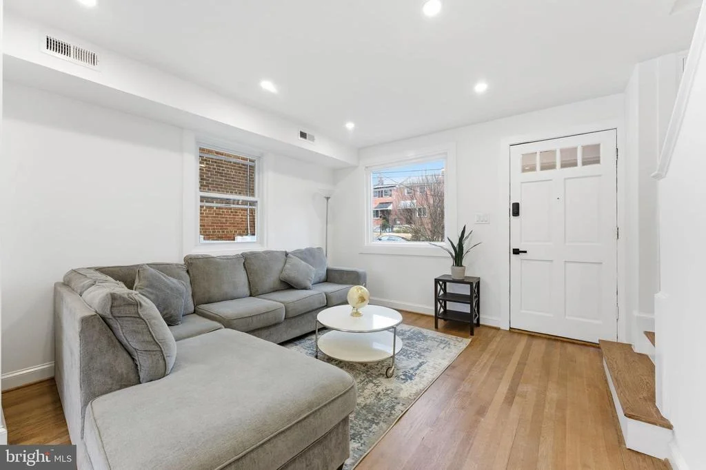Photo of 4243 HILDRETH STREET SE