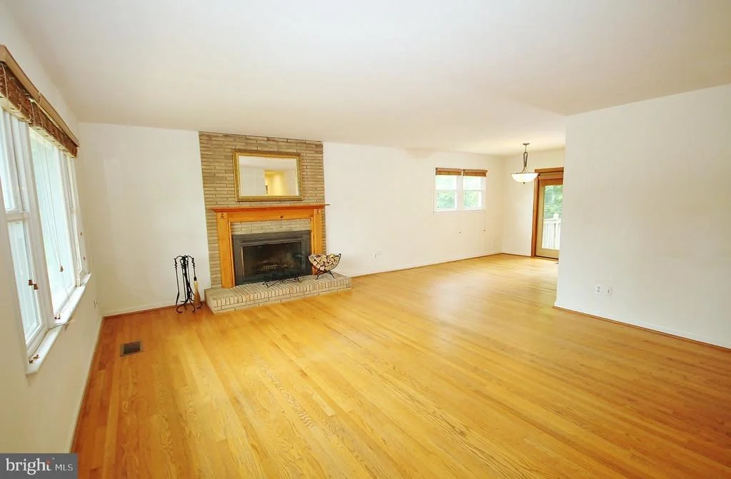 Photo of 5504 INVERCHAPEL ROAD