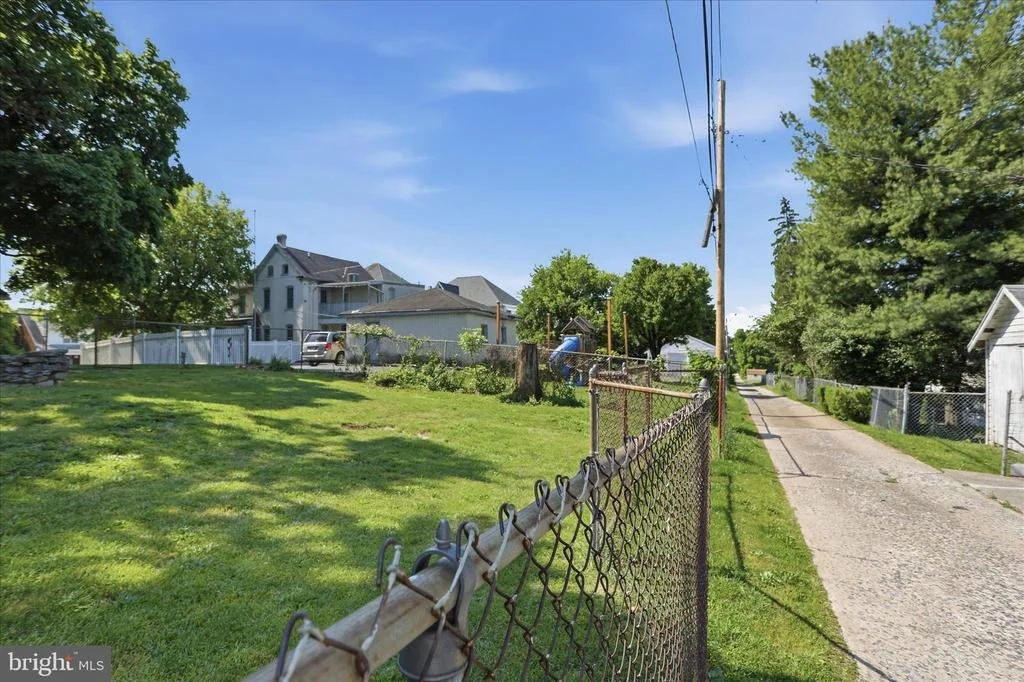 Photo of 819 SUMMIT AVENUE