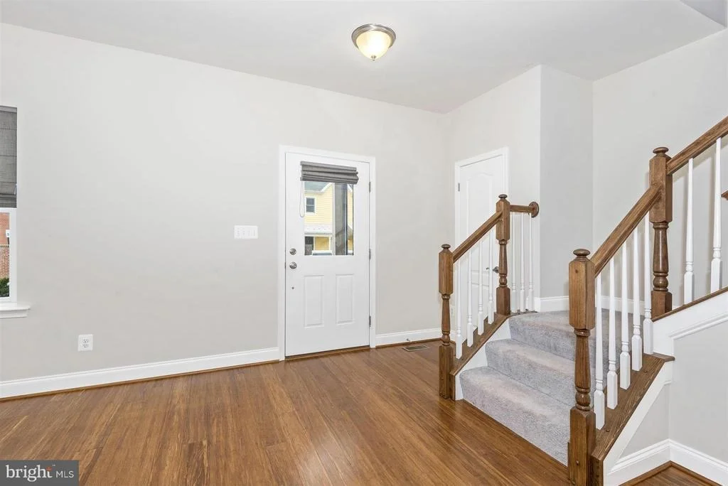Photo of 40 6TH STREET W