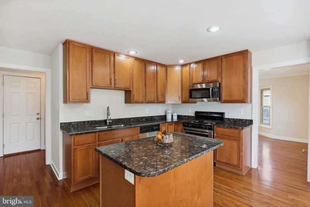 Photo of 5305 KINGSBROOK DRIVE