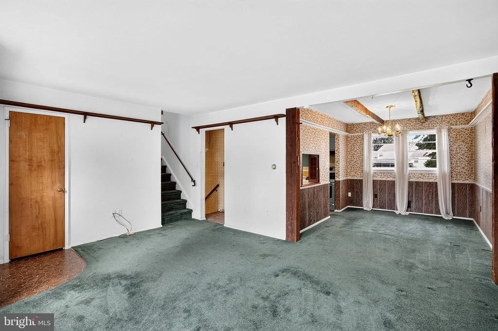 Photo of 6 WICKFORD AVENUE