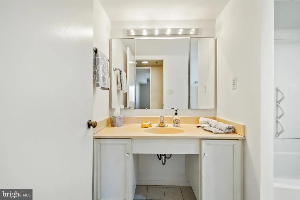 Photo of Unit 2716 at 15107 INTERLACHEN DRIVE