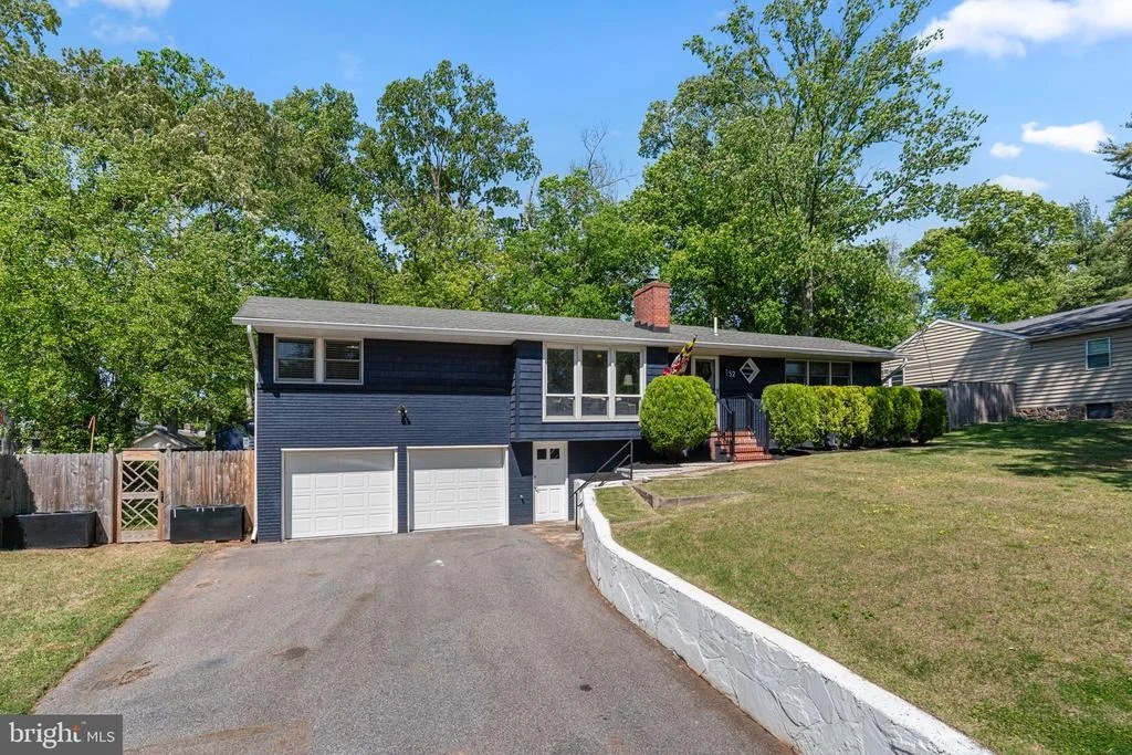 Photo of 52 SUNSET DRIVE