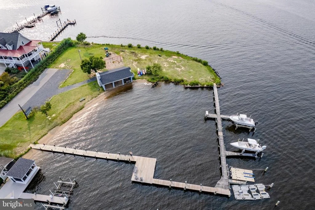 Photo of 208 EDGEWATER DRIVE