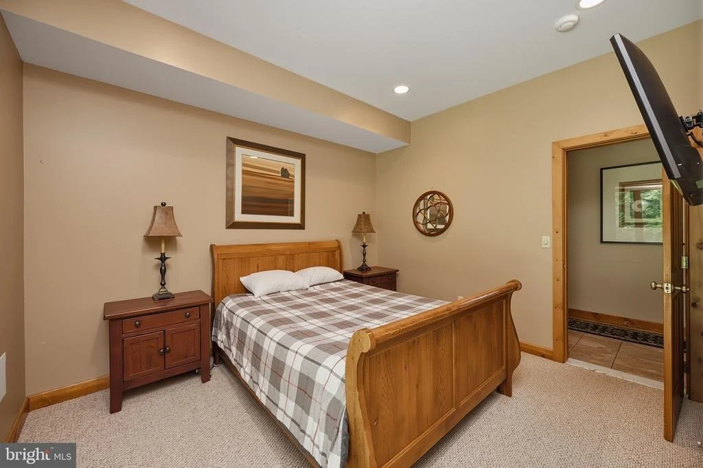 Photo of 250 LAKE POINTE DRIVE