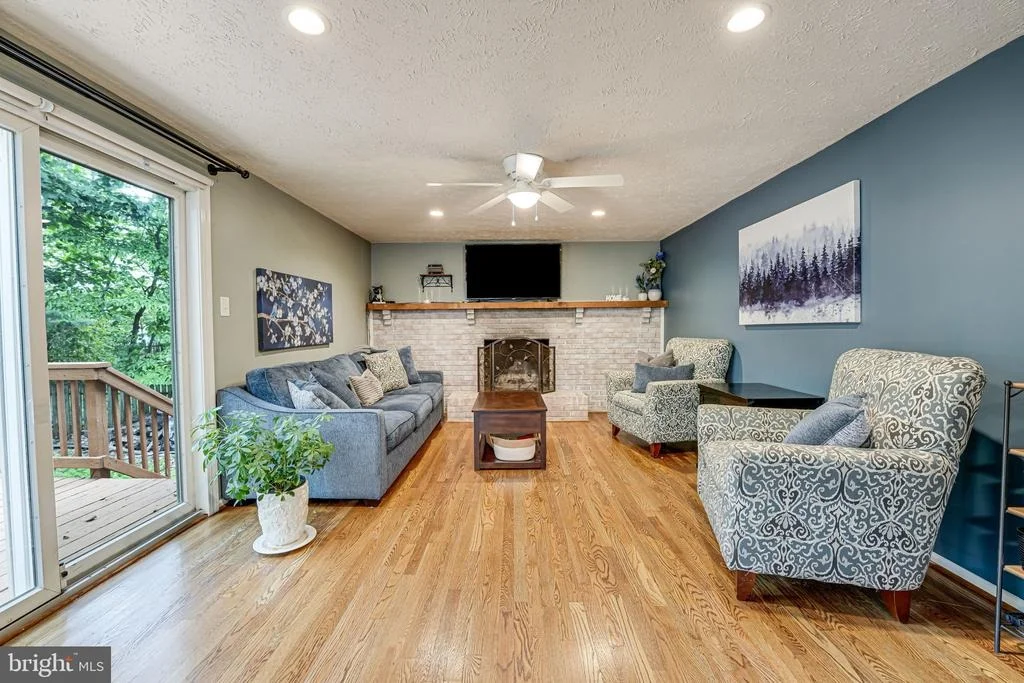 Photo of 15198 HOLLEYSIDE DRIVE