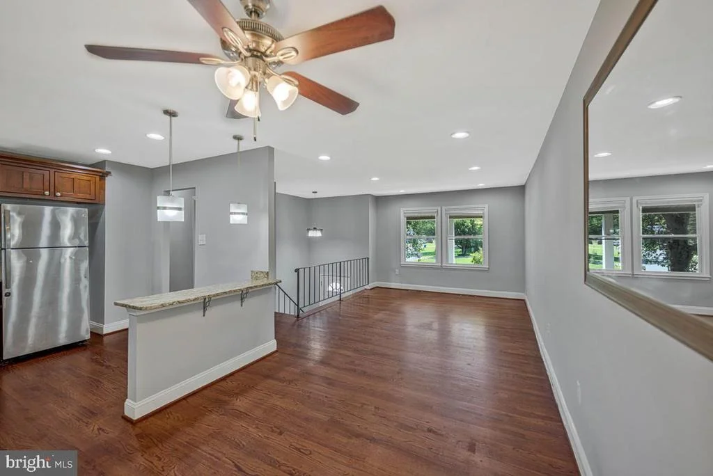 Photo of 409 UNIVERSITY DRIVE